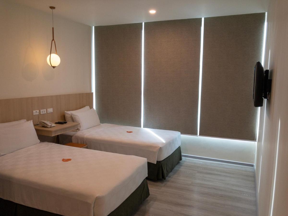 โรงแรมโก มันดาลูยอง Mandaluyong ภายนอก รูปภาพ