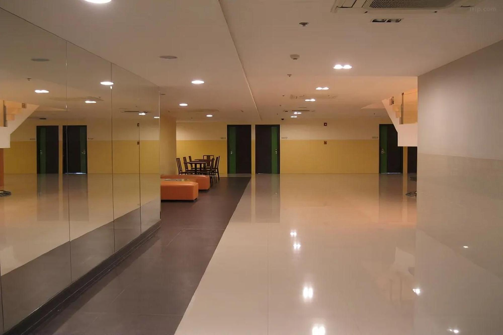 โรงแรมโก มันดาลูยอง Mandaluyong ภายนอก รูปภาพ