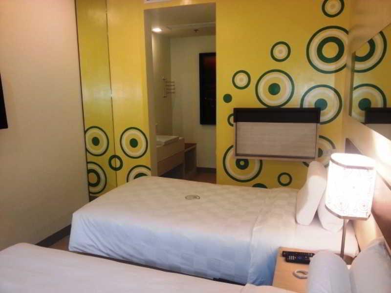 โรงแรมโก มันดาลูยอง Mandaluyong ภายนอก รูปภาพ